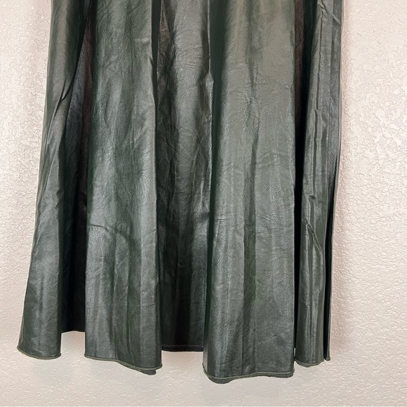 SIGNATURE STUDIO Pleated Vegan Leather Green Full Midi Skirt size Small - Picture 3 of 9